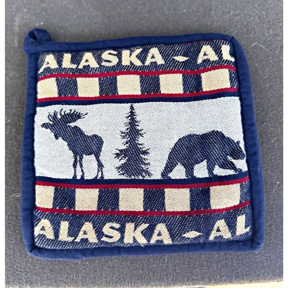 Arctic Circle Quilted 100% Cotton Potholder 4x4 Blue Alaska Animal Pattern